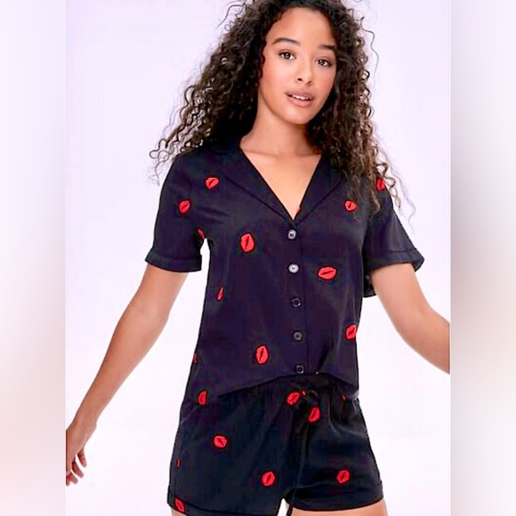 Forever 21 Kiss Lips Pj Set NWOT Black w/red lips Sz S - Picture 3 of 11